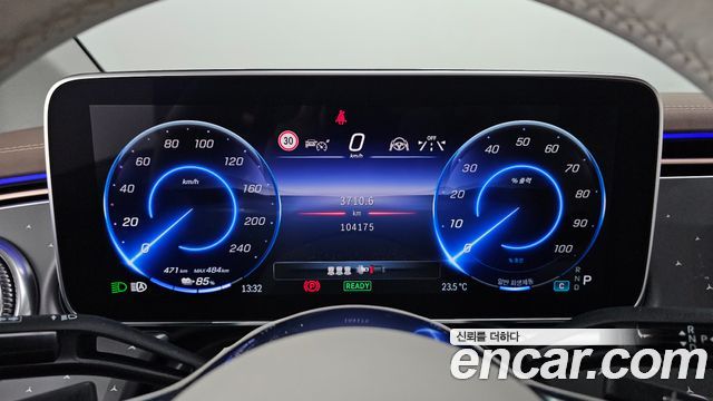 Mercedes-Benz EQE 2023 — photo 11