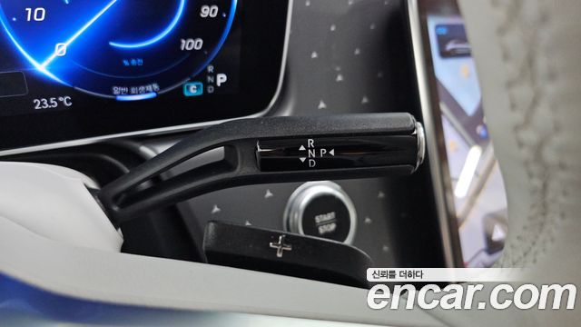 Mercedes-Benz EQE 2023 — photo 12