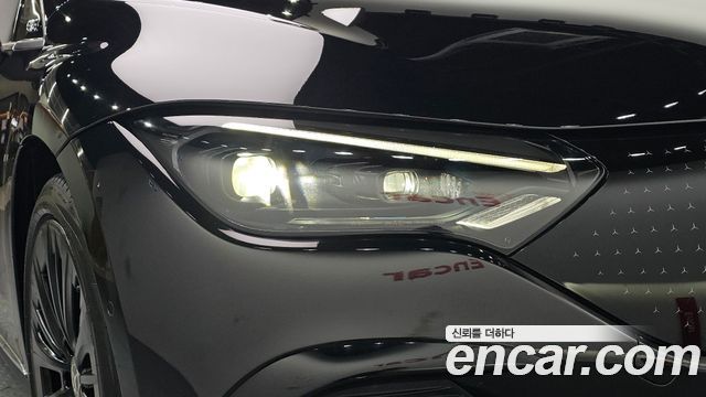 Mercedes-Benz EQE 2023 — photo 8