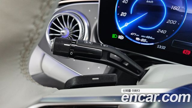 Mercedes-Benz EQE 2023 — photo 29