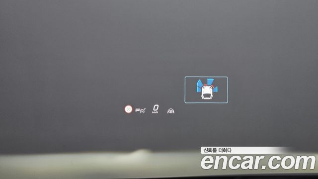 Mercedes-Benz EQE 2023 — photo 32