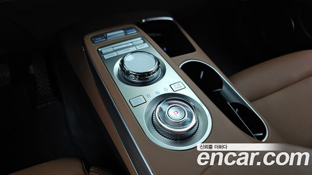 Genesis GV70 2024 — photo 12