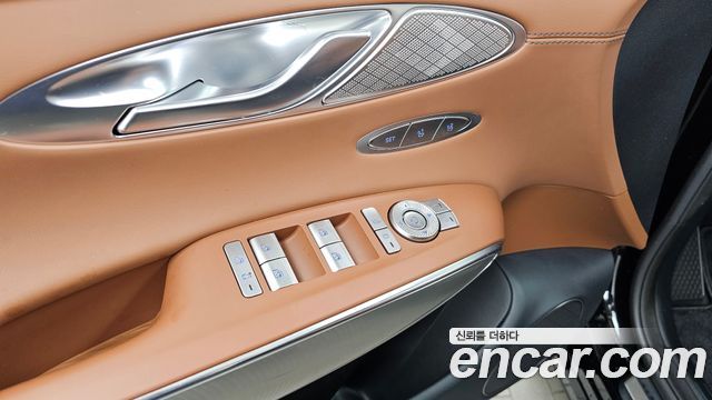 Genesis GV70 2024 — photo 29