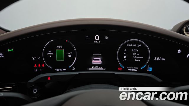 Porsche Taycan 2025 — photo 11