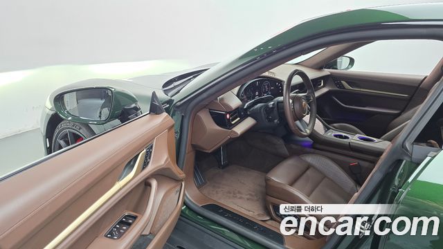 Porsche Taycan 2025 — photo 13