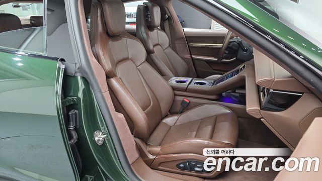 Porsche Taycan 2025 — photo 17