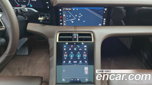 Porsche Taycan 2025 — photo 25