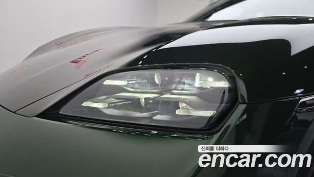 Porsche Taycan 2025 — photo 8