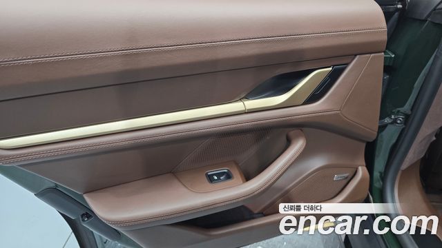 Porsche Taycan 2025 — photo 15
