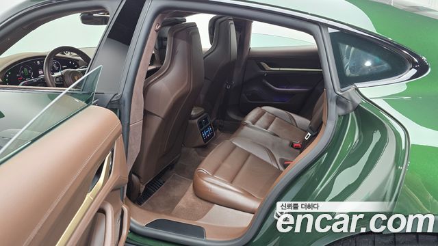 Porsche Taycan 2025 — photo 16
