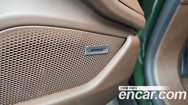 Porsche Taycan 2025 — photo 29