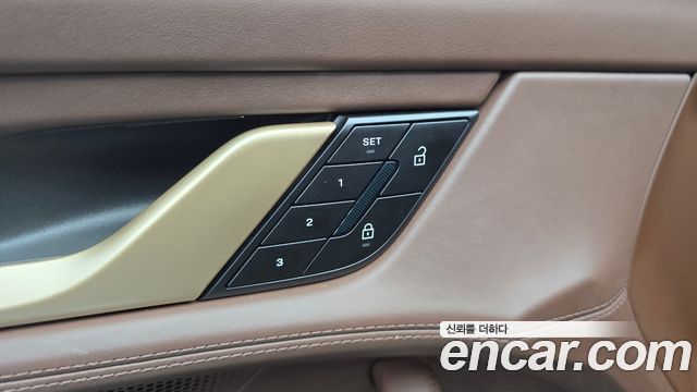 Porsche Taycan 2025 — photo 30