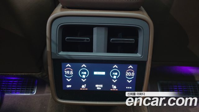Porsche Taycan 2025 — photo 31