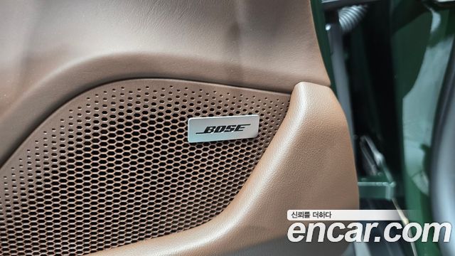 Porsche Taycan 2025 — photo 34