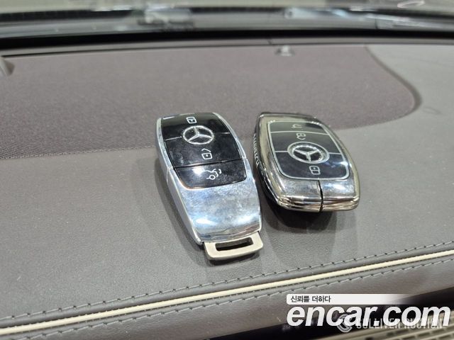 Mercedes-Benz S-Class 2020 — photo 12