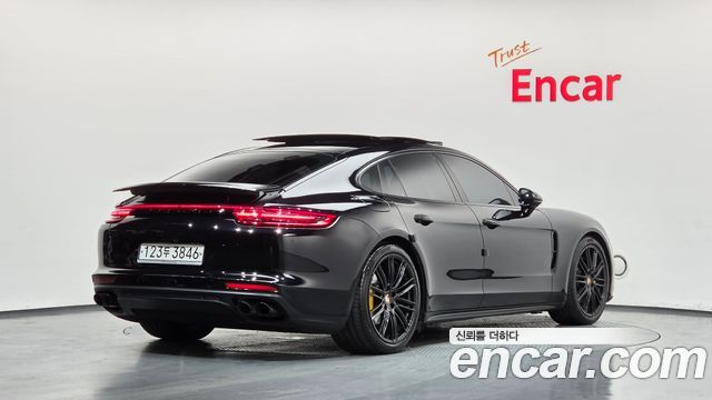 Porsche Panamera 2018 — photo 2