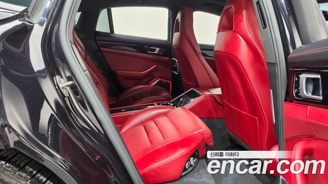Porsche Panamera 2018 — photo 17