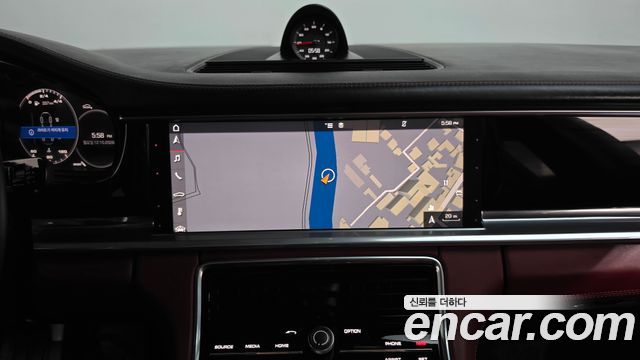 Porsche Panamera 2018 — photo 18