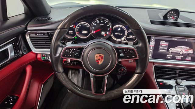 Porsche Panamera 2018 — photo 19