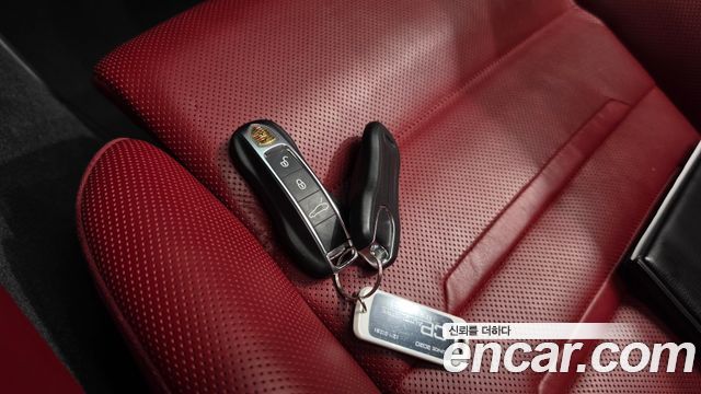 Porsche Panamera 2018 — photo 21