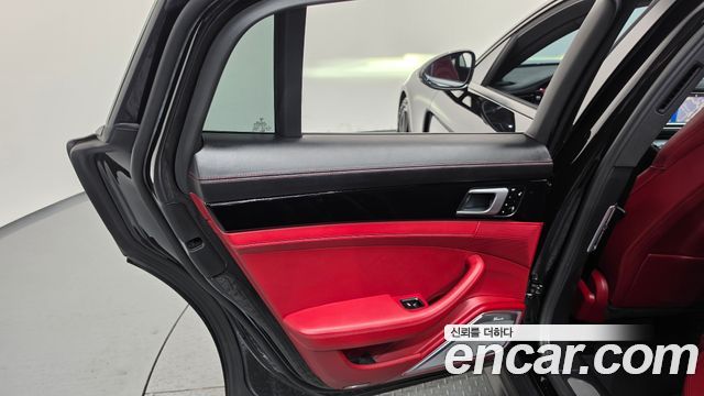 Porsche Panamera 2018 — photo 15