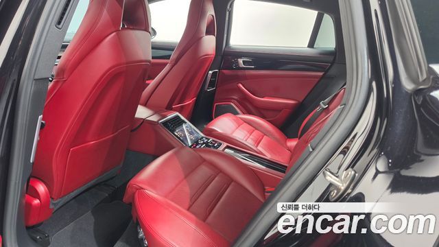 Porsche Panamera 2018 — photo 27