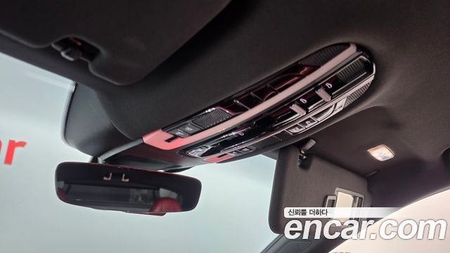 Porsche Panamera 2018 — photo 28