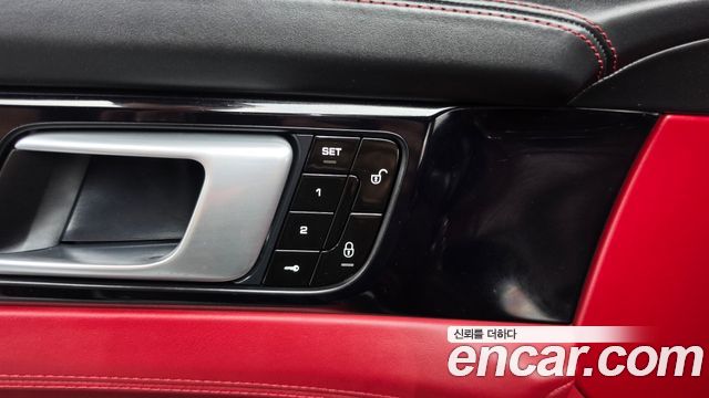 Porsche Panamera 2018 — photo 32