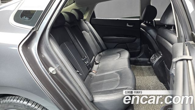 Kia K5 2016 — photo 11