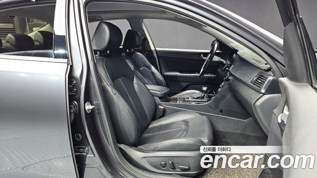 Kia K5 2016 — photo 12