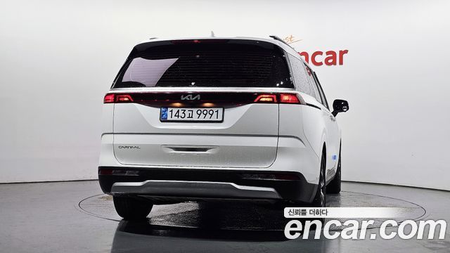 Kia Canival 2023 — photo 4
