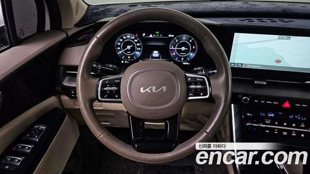 Kia Canival 2023 — photo 18