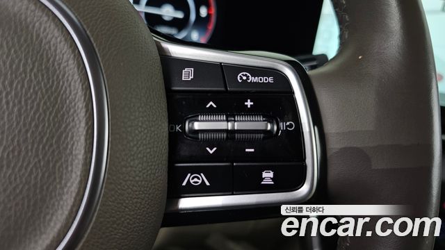 Kia Canival 2023 — photo 21