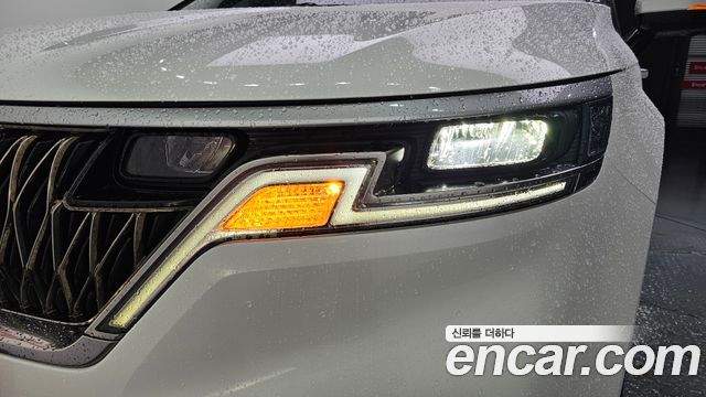 Kia Canival 2023 — photo 8