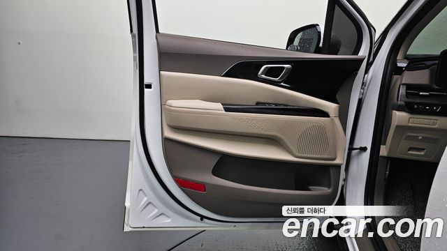 Kia Canival 2023 — photo 14