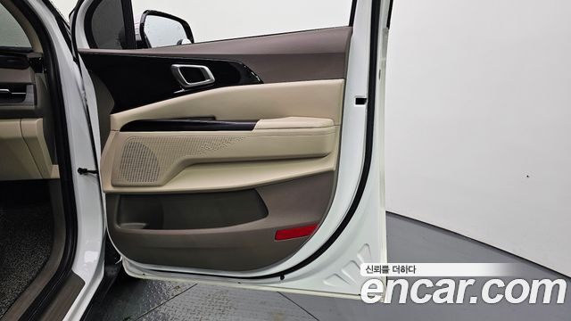 Kia Canival 2023 — photo 15