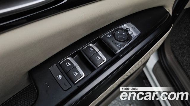 Kia Canival 2023 — photo 29