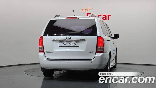 Kia Canival 2013 — photo 4