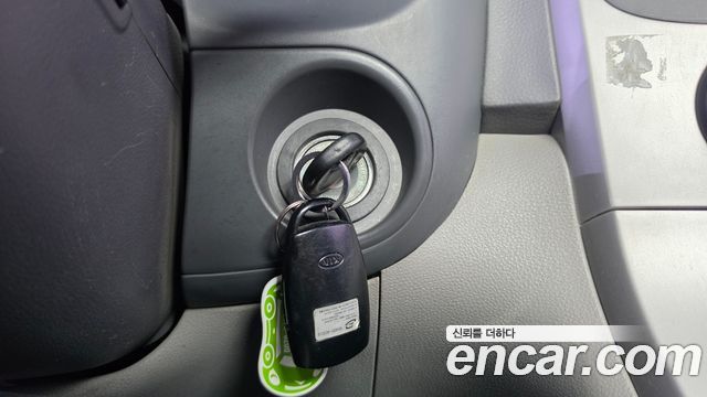 Kia Canival 2013 — photo 25