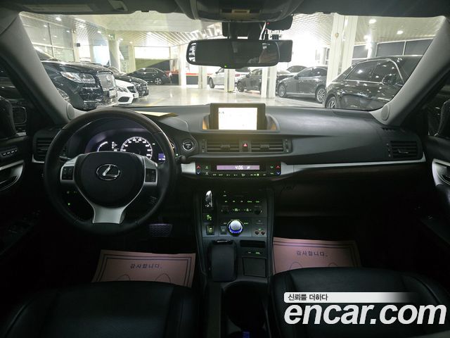 Lexus CT200h 2012 — photo 8