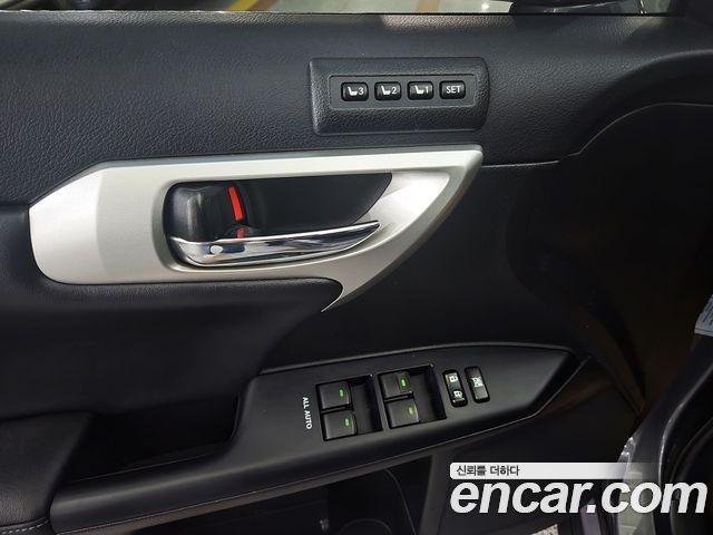 Lexus CT200h 2012 — photo 9