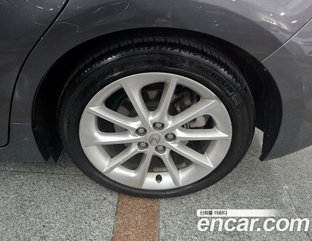 Lexus CT200h 2012 — photo 20