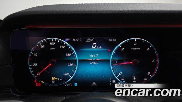 Mercedes-Benz E-Class 2021 — photo 8