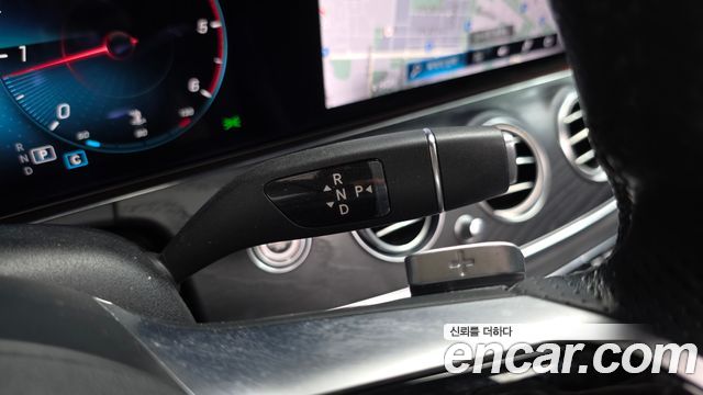 Mercedes-Benz E-Class 2021 — photo 9
