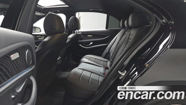 Mercedes-Benz E-Class 2021 — photo 11