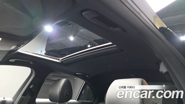 Mercedes-Benz E-Class 2021 — photo 16
