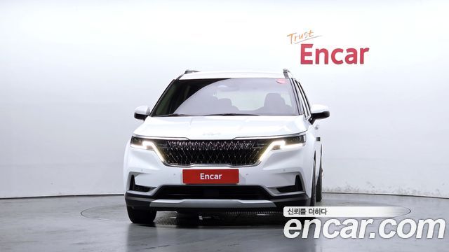 Kia Canival 2023 — photo 3