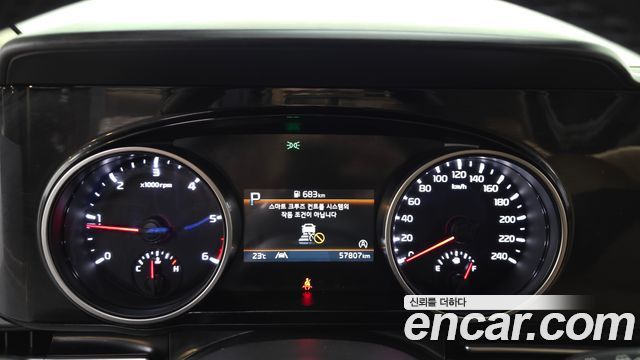 Kia Canival 2023 — photo 11