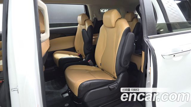 Kia Canival 2023 — photo 18