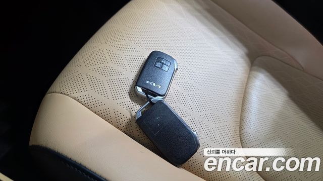 Kia Canival 2023 — photo 22